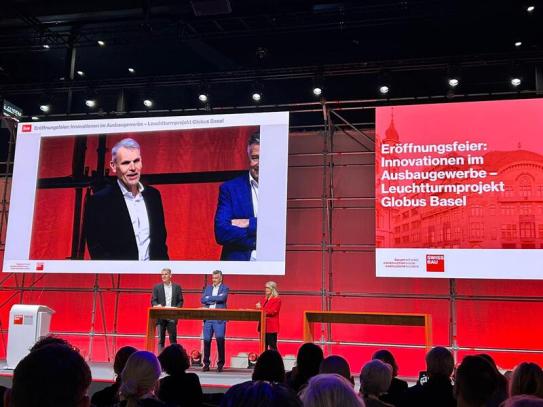 Peter Meier Präsident Stammgruppe, Hans Wicki Ständerat und Bauenschweiz-Präsident, Moderatorin Sonja Hasler